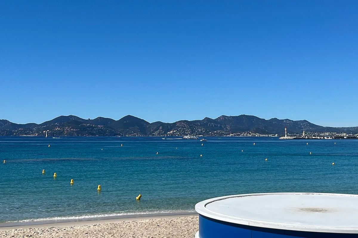 Baie de Cannes depuis la Croisette