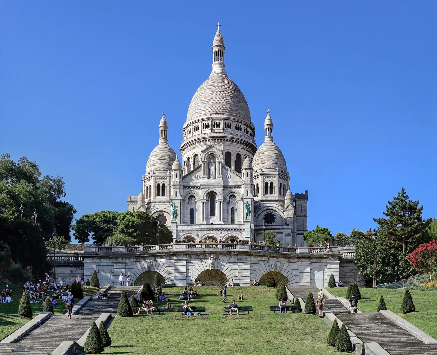 Basilique du Sacré-Cœur et jardin à Montmartre, Paris